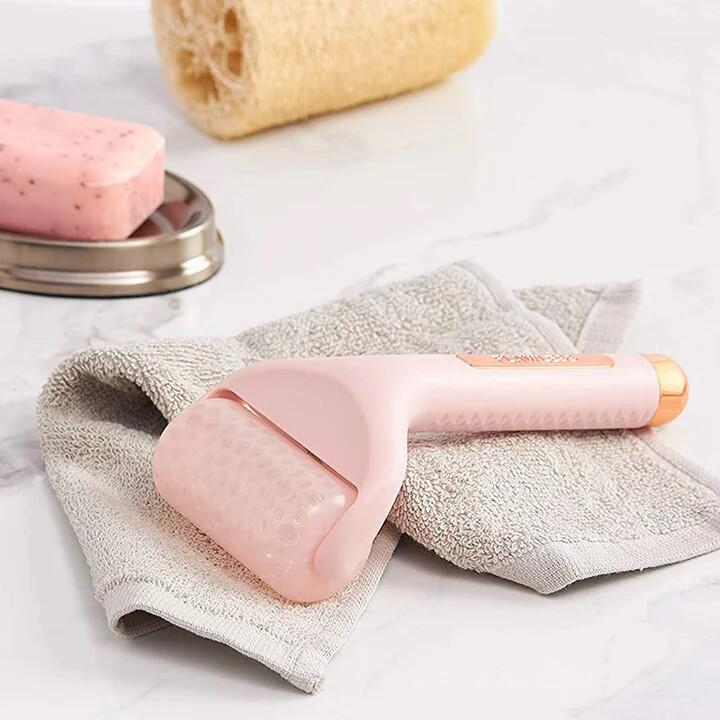 Massageador de rolo frio calmante para rosto, pescoço e corpo